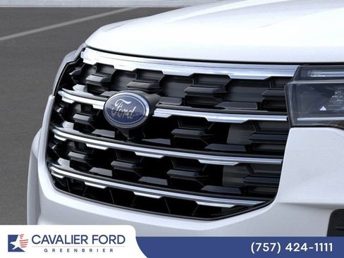 Used 2026 Ford Explorer Active AWD/4WD image 17