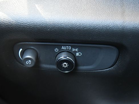 Used 2023 Chevrolet Traverse LT FWD image 36