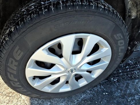 Used 2016 Nissan Rogue S w/ Appearance Package image 5