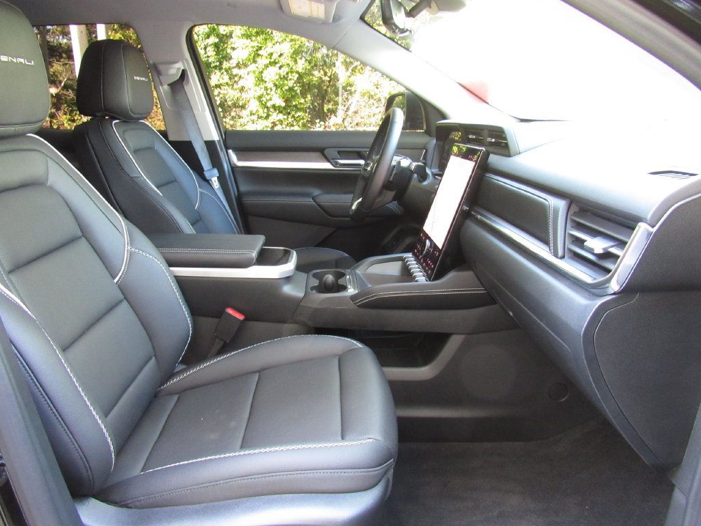Used 2026 GMC Terrain Denali AWD/4WD image 19