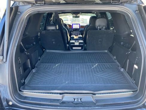 Used 2019 Lincoln Navigator Reserve image 25