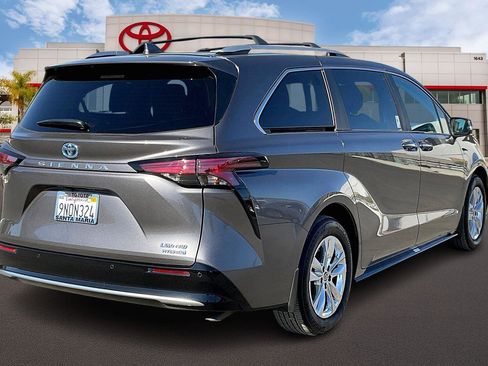 Certified 2024 Toyota Sienna Limited image 12