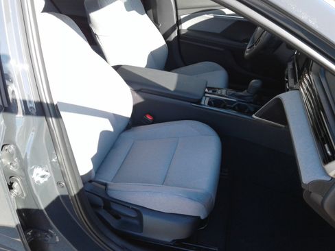 Used 2025 Toyota Camry LE image 10