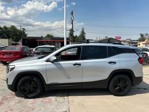 Used 2018 GMC Terrain SLE w/ Infotainment Package I FWD image 4