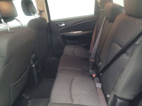 Used 2019 Dodge Journey SE FWD image 18