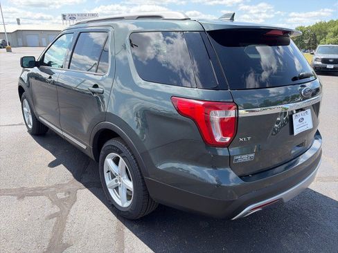 Used 2016 Ford Explorer XLT w/ Equipment Group 202A AWD/4WD image 3
