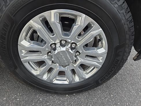 Used 2022 GMC Sierra 3500 Denali w/ Denali Ultimate Package image 38