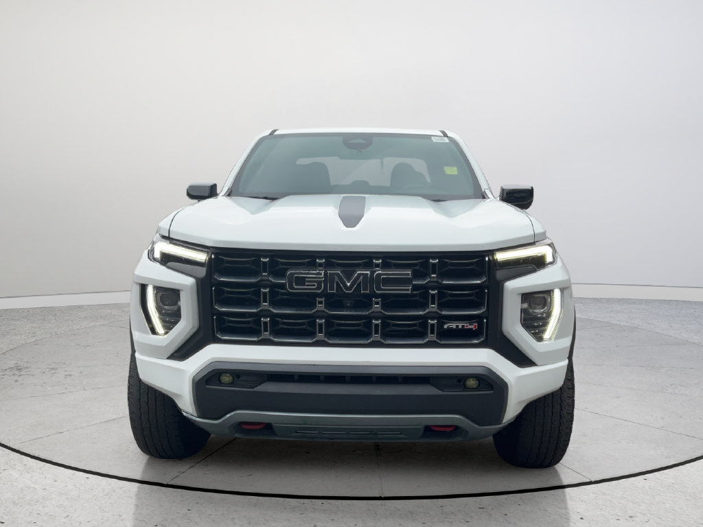 Used 2024 GMC Canyon AT4 w/ AT4 Premium Package AWD/4WD image 3