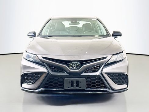 Used 2024 Toyota Camry SE image 2