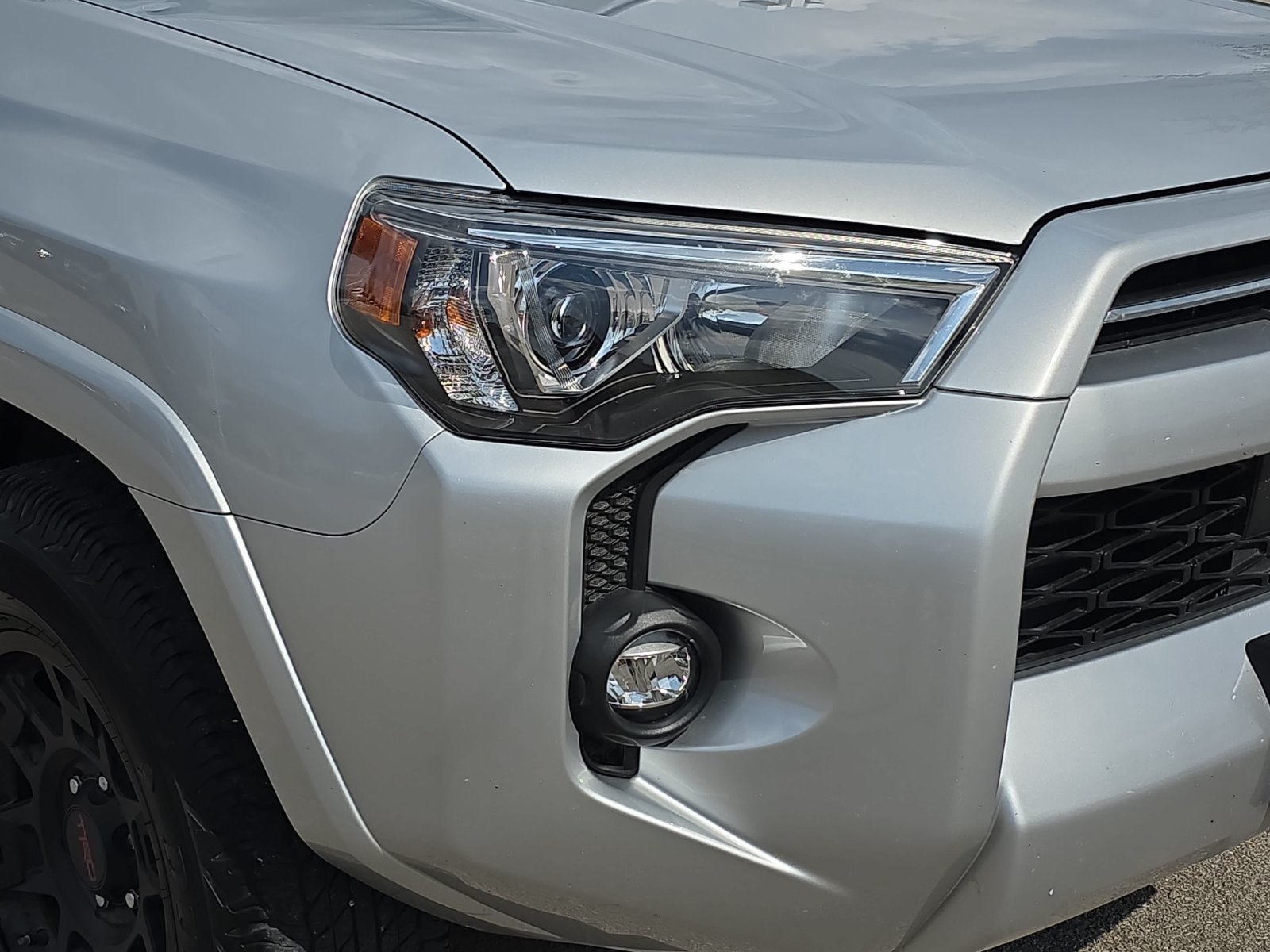 Used 2023 Toyota 4Runner SR5 AWD/4WD image 27
