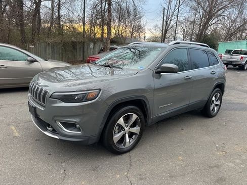 Used 2021 Jeep Cherokee Limited w/ Elite Package image 3