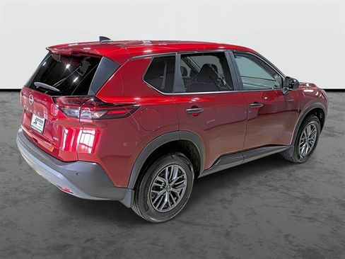 Used 2023 Nissan Rogue S AWD/4WD image 4