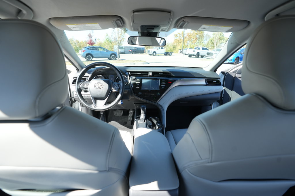 Used 2020 Toyota Camry SE FWD image 24
