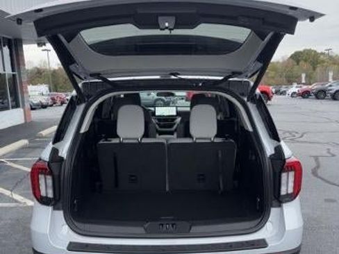 New 2026 Ford Explorer Active w/ Active Comfort Package AWD/4WD image 5