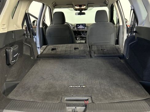 Used 2023 Nissan Rogue SV image 30