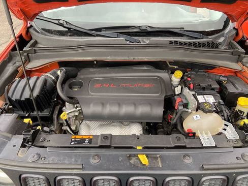 Used 2016 Jeep Renegade Trailhawk AWD/4WD image 33