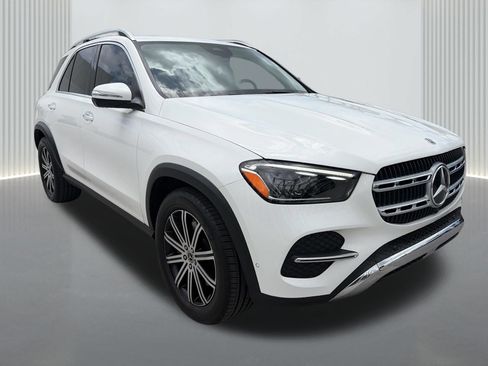 Used 2025 Mercedes-Benz GLE 450e 4MATIC image 2