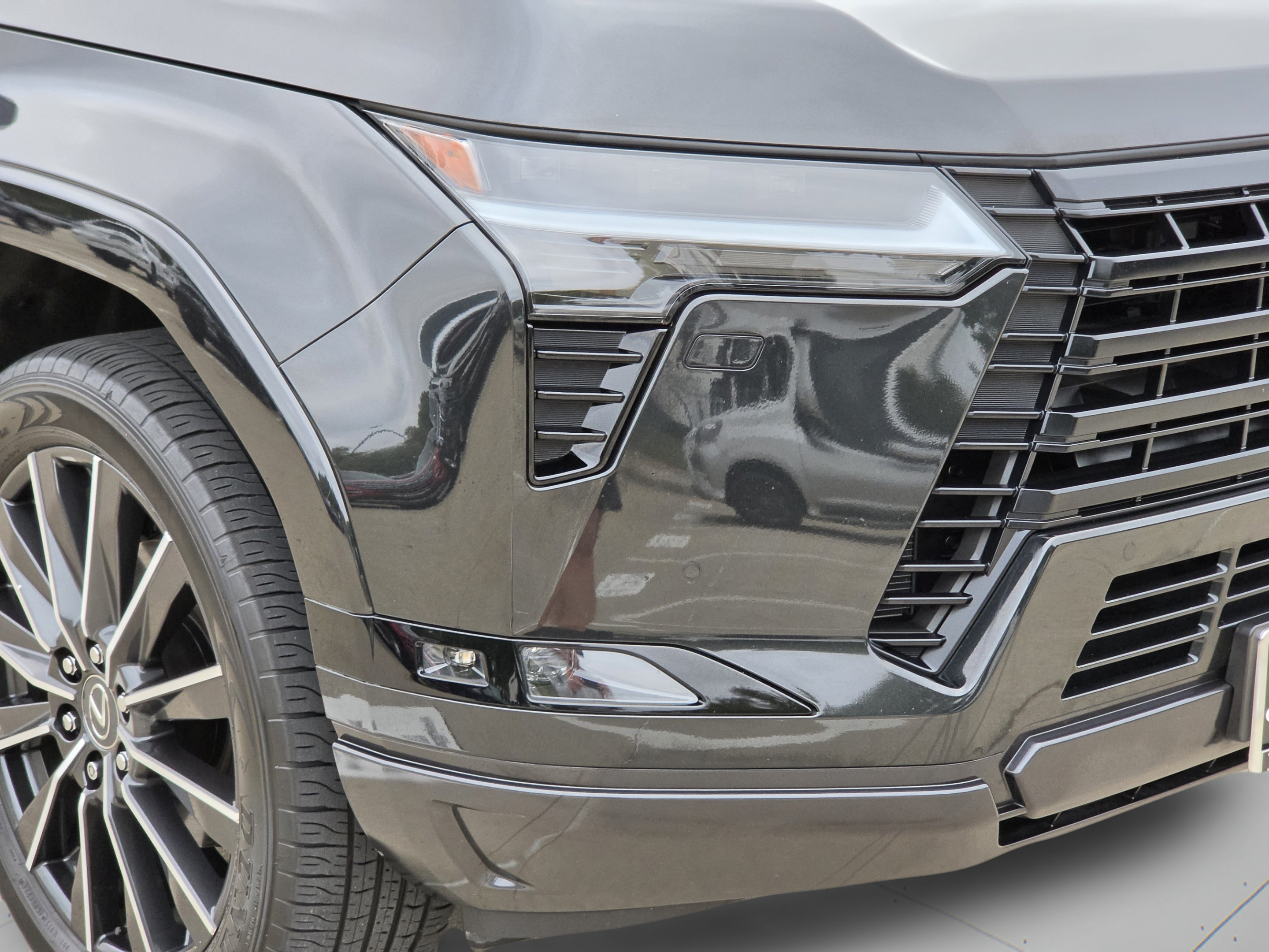 Used 2024 Lexus GX 550 w/ Accessory Package (Z1) AWD/4WD image 37