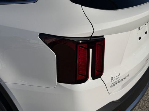 New 2026 Kia Sorento S image 8