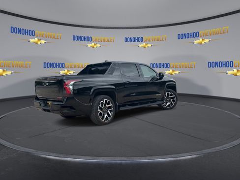 Used 2024 Chevrolet Silverado EV RST AWD/4WD image 11