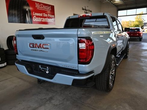 Used 2025 GMC Canyon Denali image 7