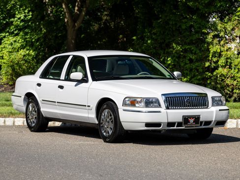 Used 2007 Mercury Grand Marquis GS RWD image 6