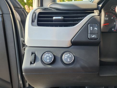 Used 2016 GMC Yukon SLE w/ Convenience Package image 28