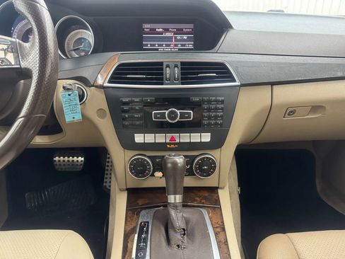 Used 2013 Mercedes-Benz C 250 Sedan image 15