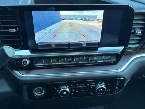 Used 2024 GMC Sierra 1500 SLT image 7