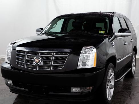 Used 2014 Cadillac Escalade Luxury AWD/4WD image 4