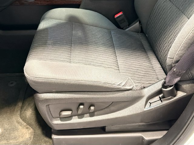 Used 2015 GMC Yukon SLE w/ HD Trailering Package AWD/4WD image 17