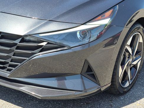 Used 2023 Hyundai Elantra SEL w/ Convenience Package FWD image 9
