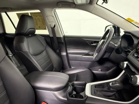 Used 2019 Toyota RAV4 XLE Premium image 48