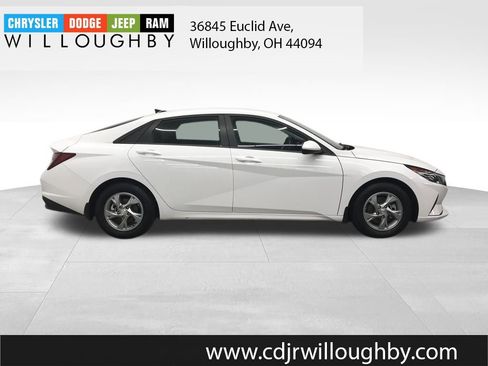 Used 2023 Hyundai Elantra SE image 6