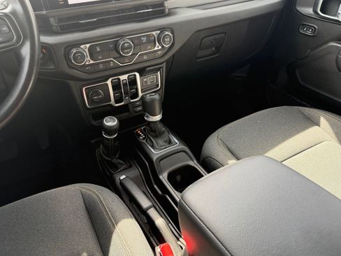 Used 2025 Jeep Wrangler Sport image 16