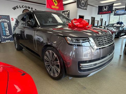 Used 2024 Land Rover Range Rover Long Wheelbase SE AWD/4WD image 4