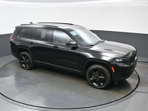 Used 2024 Jeep Grand Cherokee L Altitude image 40