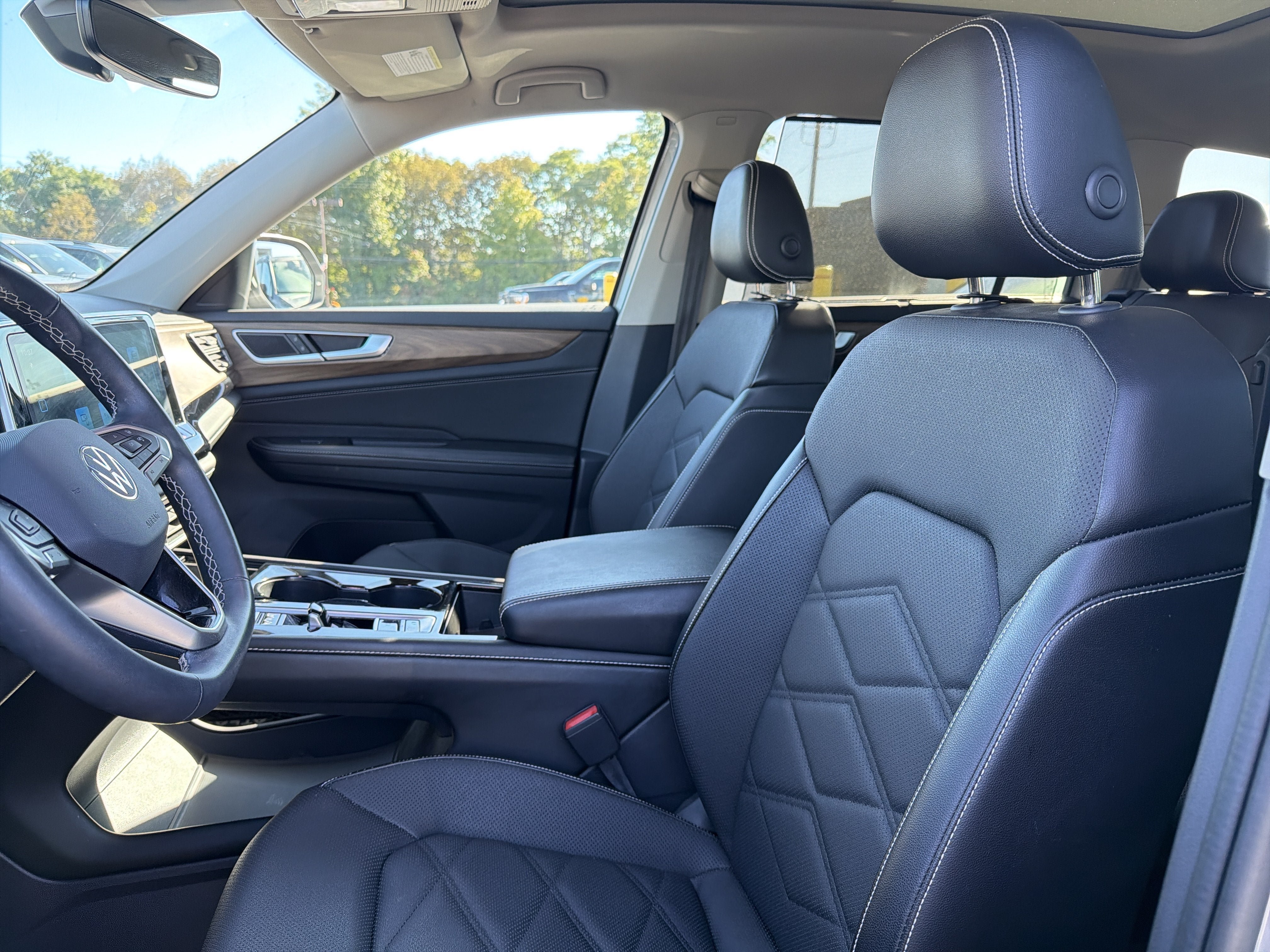 Used 2024 Volkswagen Atlas SE w/ Panoramic Sunroof Package AWD/4WD image 10