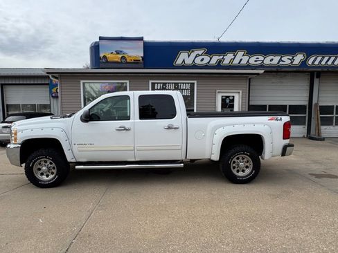 Used 2009 Chevrolet Silverado 2500 LT w/ Exterior Plus Package image 1