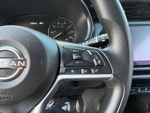 Used 2022 Nissan Kicks SV image 25