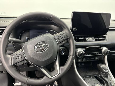 Used 2024 Toyota RAV4 XSE AWD/4WD image 22