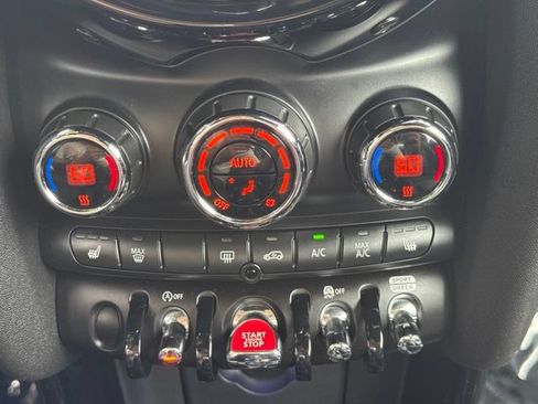 Used 2019 MINI Cooper S w/ Signature Upholstery Package FWD image 18