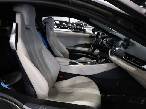 Used 2015 BMW i8 image 40