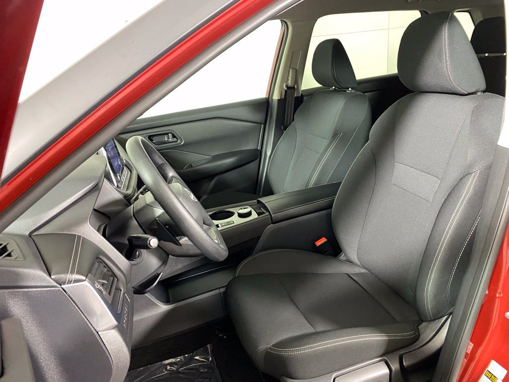 Used 2025 Nissan Rogue S AWD/4WD image 20