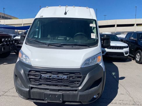 Used 2026 RAM ProMaster 2500 w/ Convenience Group FWD image 2