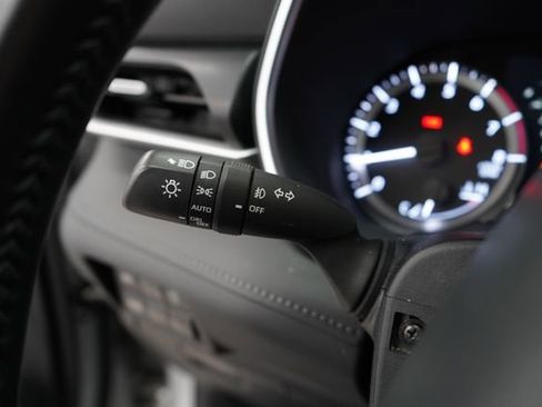 Used 2023 Toyota Highlander XSE image 18