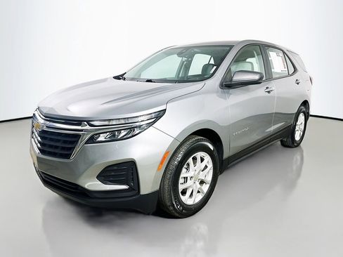 Used 2024 Chevrolet Equinox LS FWD image 3