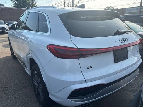 Used 2025 Audi Q5 Premium w/ Convenience Package AWD/4WD image 7