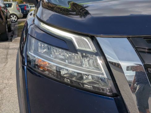 Used 2022 Nissan Pathfinder SL image 10