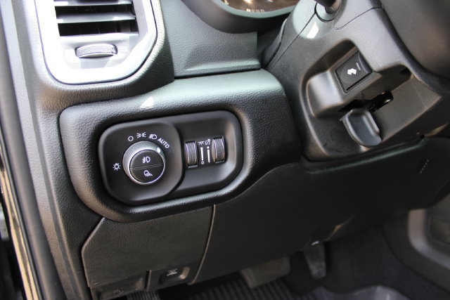 Used 2026 RAM 3500 Laramie AWD/4WD image 19